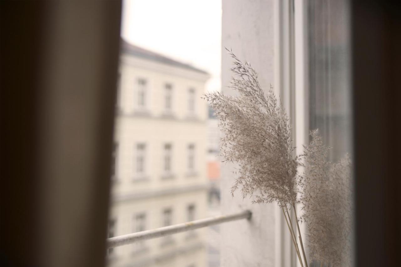 By The River And City Center - Comfortable Rooms Breslavia Esterno foto