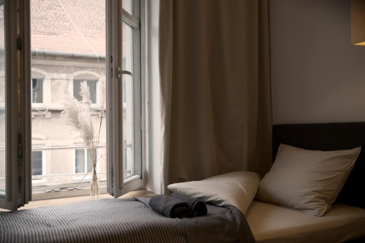 By The River And City Center - Comfortable Rooms Breslavia Esterno foto